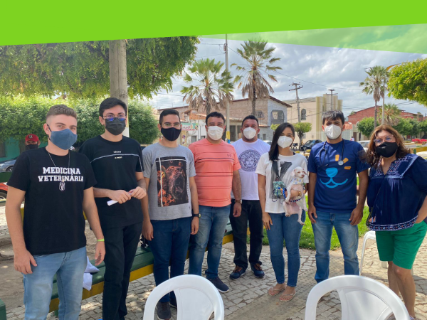 Ação veterinária movimenta o domingo na praça central